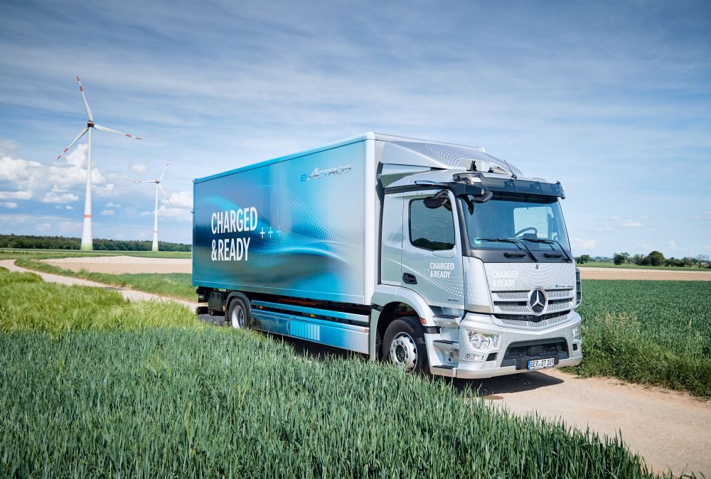Mercedes inicia testes com caminhões elétricos na Suíça