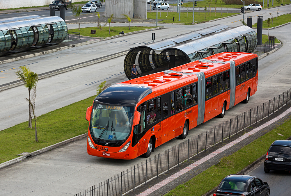 Ônibus Biarticulado Volvo completa 30 anos de revoluções