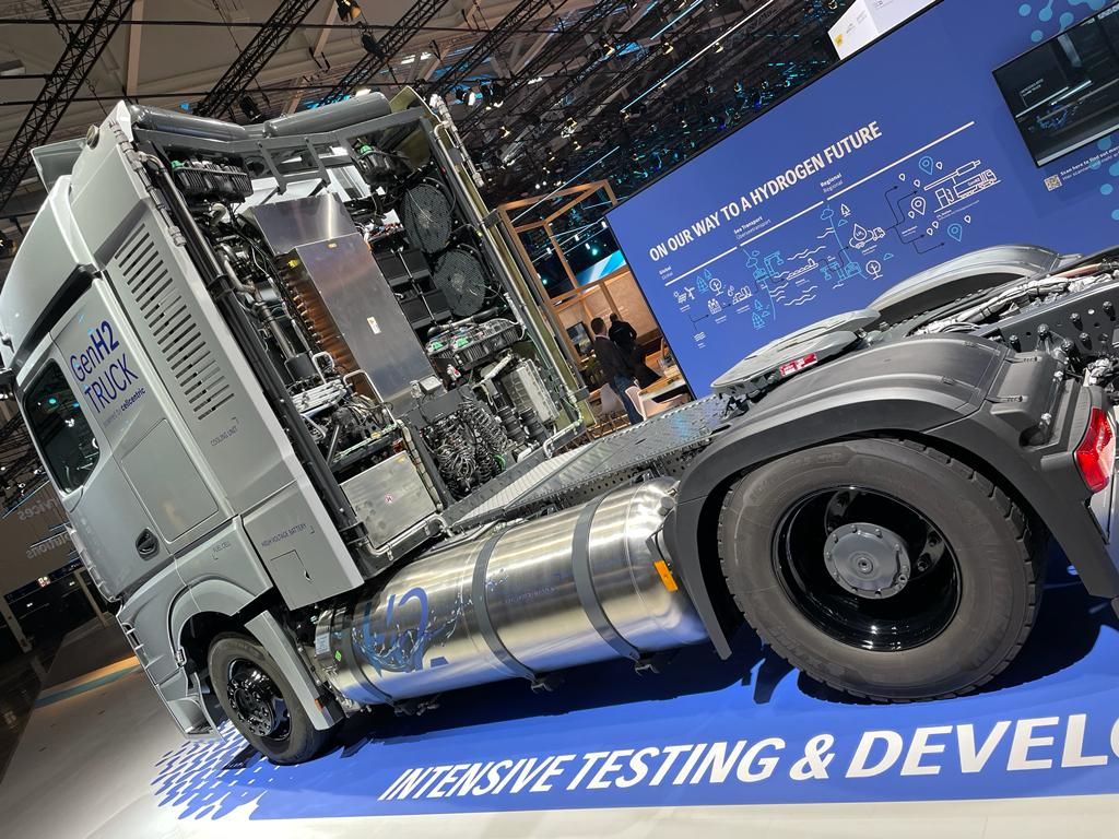 Actros com celula de hidrogenio
