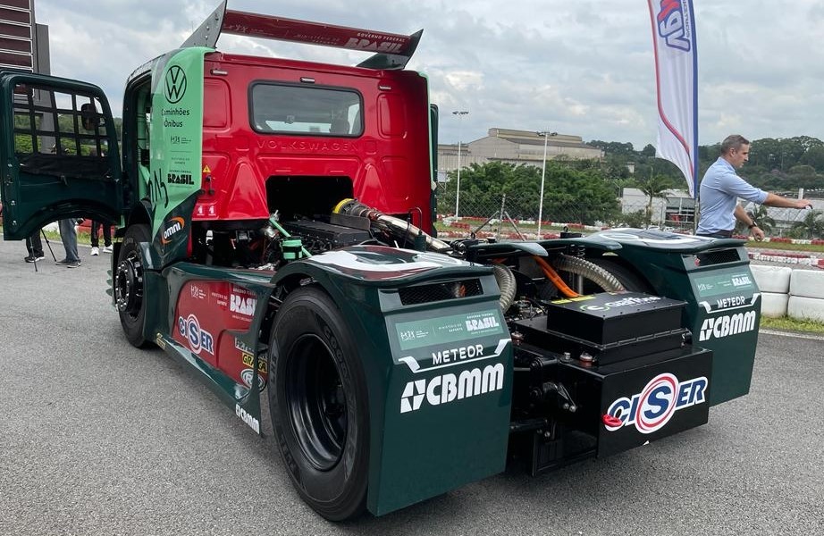 Caminhão VW híbrido estreia nas pistas de corrida Giaffone 2 2