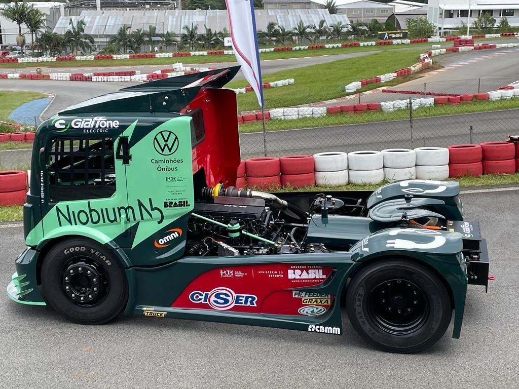 Caminhão VW híbrido estreia nas pistas de corrida Giaffone 4