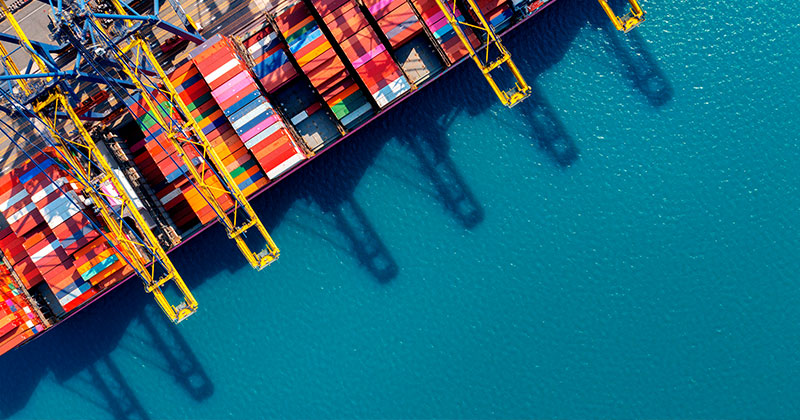 APM Terminals e DP World anunciam iniciativa para acelerar a transição energética em operações portuárias