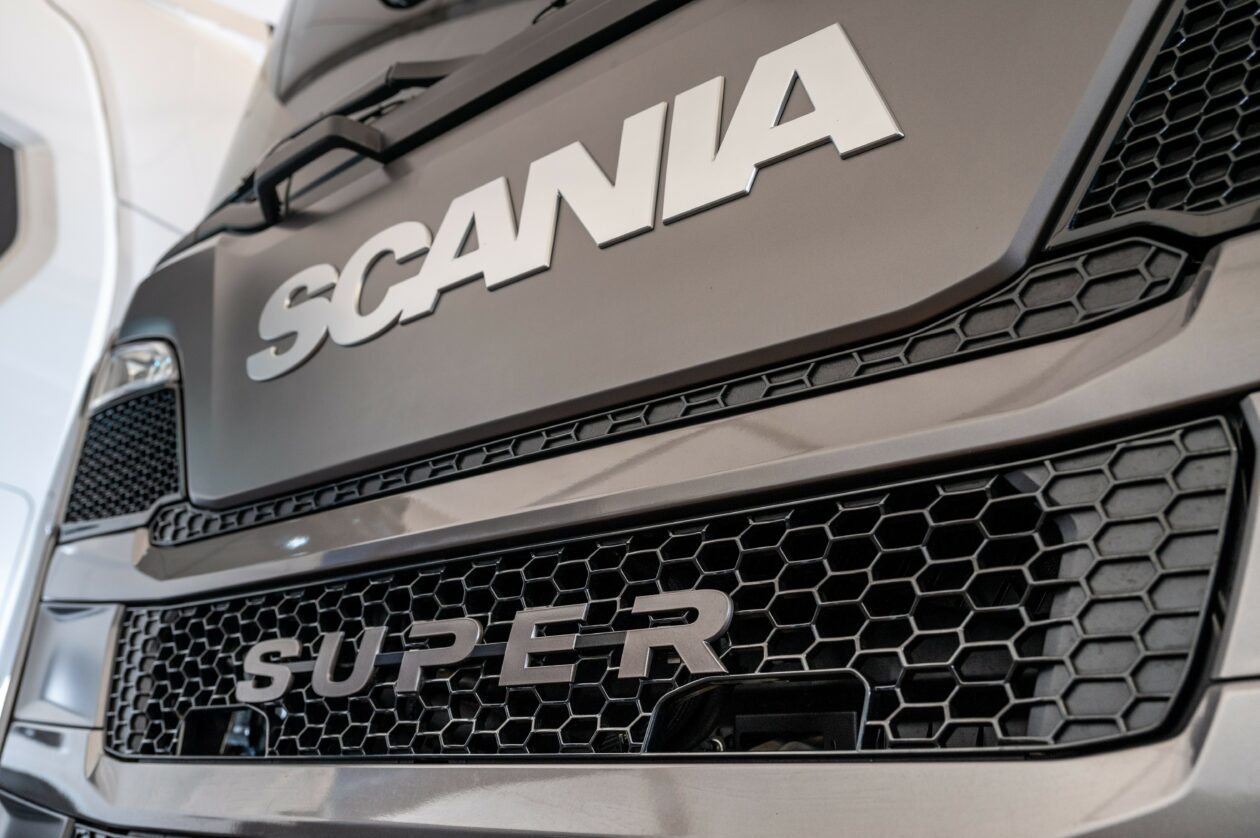 Scania vende 100 caminhões movidos a biodiesel 100% R 500 Super 5