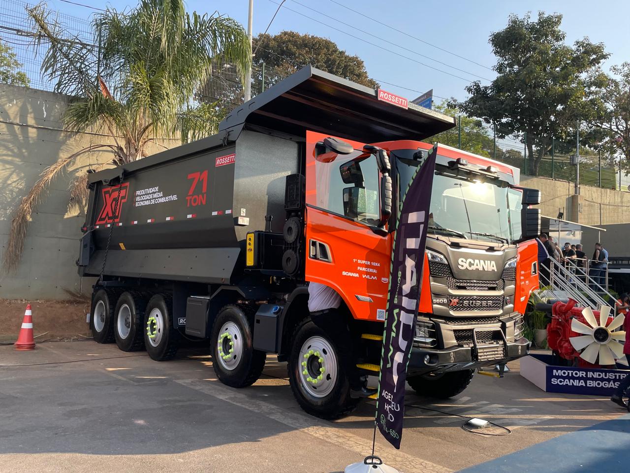 Novo caminhão Scania 10x4 para mineração tem PBT de 71 toneladas Scania XT 10x4 Super img jg
