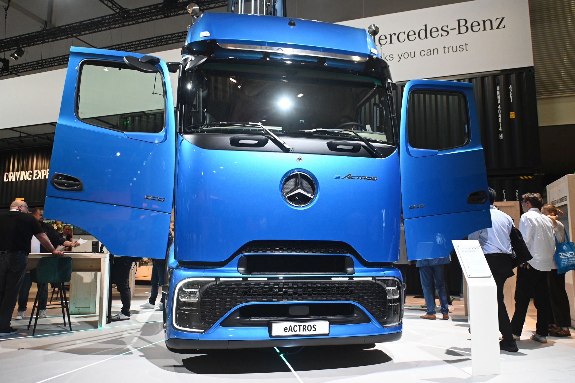 Mercedes-Benz aposta em diferentes tecnologias Mercedes-Benz eActros 600